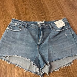 Abercrombie curve love high rise mom short size 18 / 34 NWT